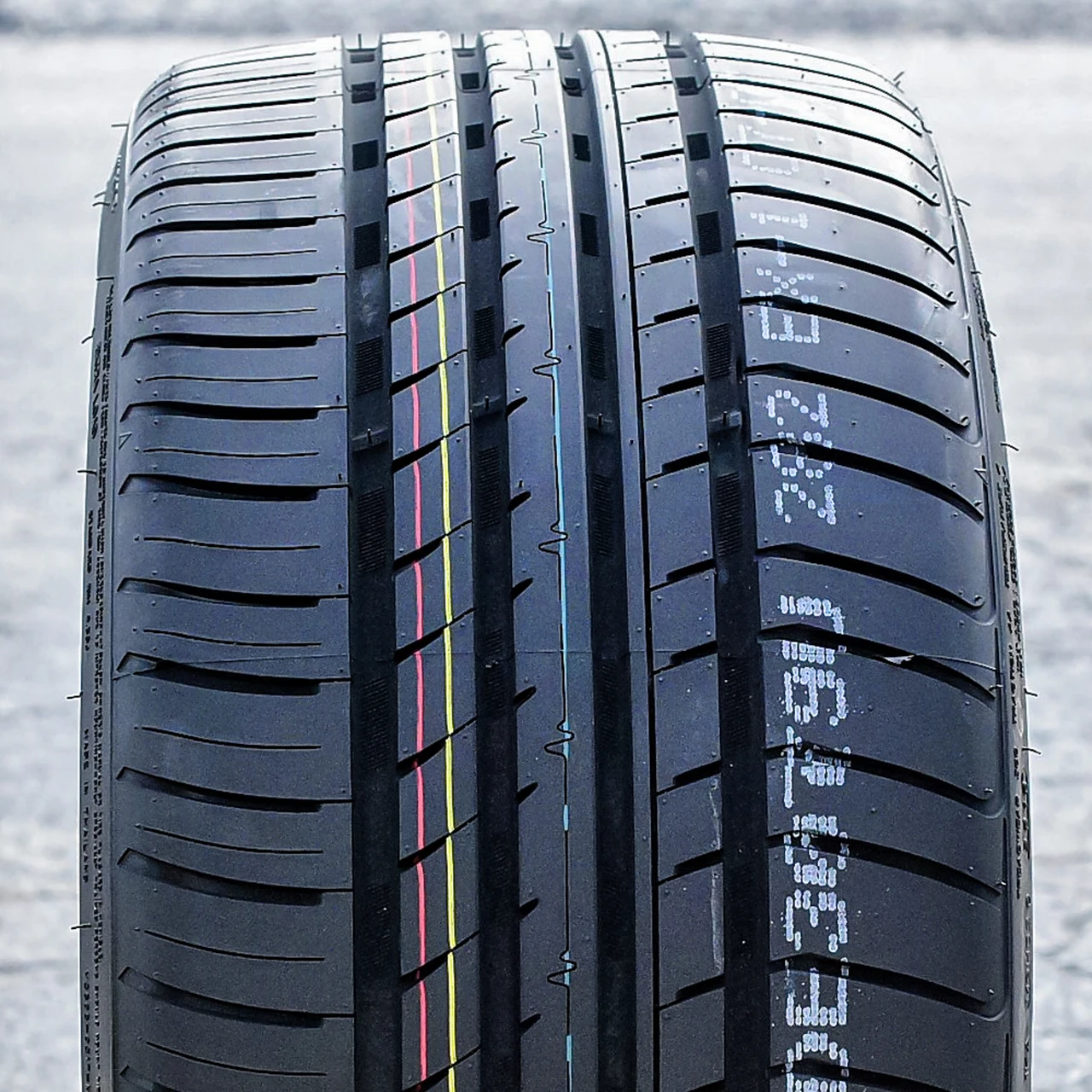 Cosmo MuchoMacho 275/40R20 ZR 106Y XL (DOT 2019)