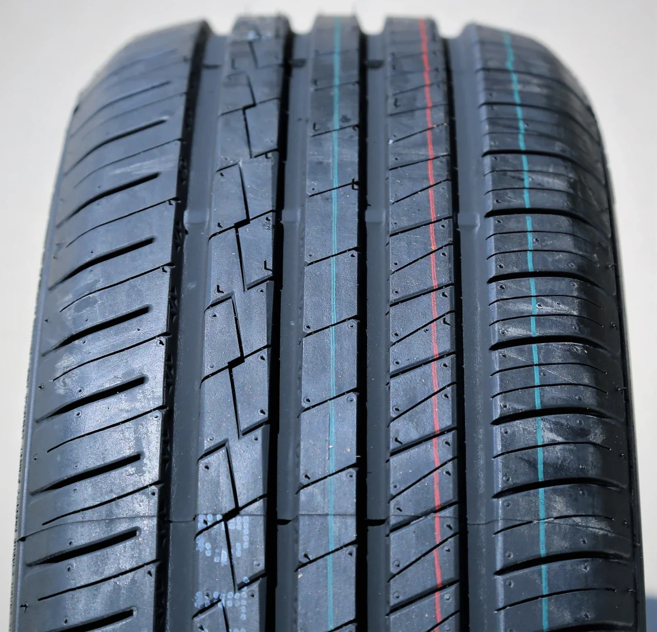 Cosmo RC-17 185/65R15 88H