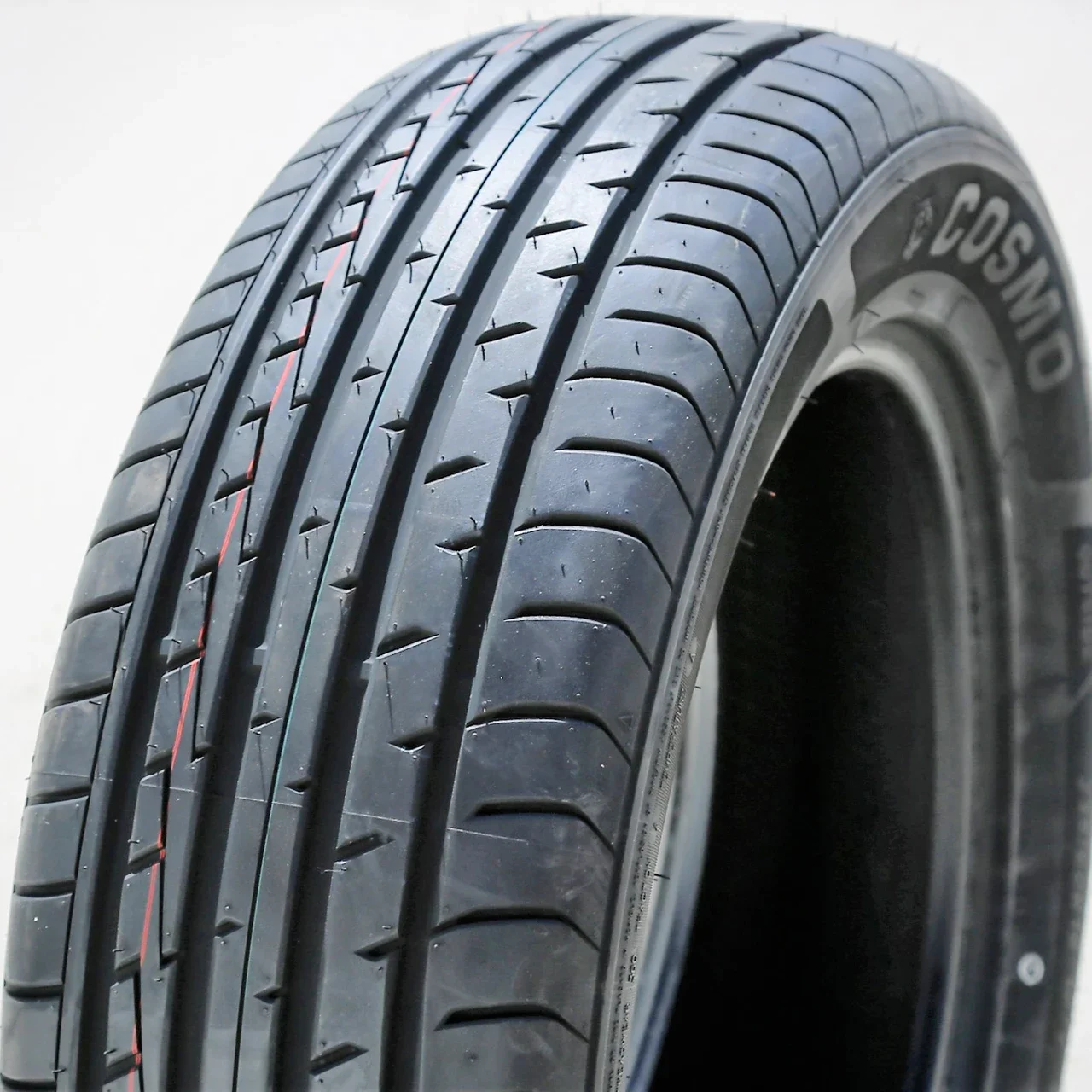 Cosmo TigerTail 215/60R17 100V XL