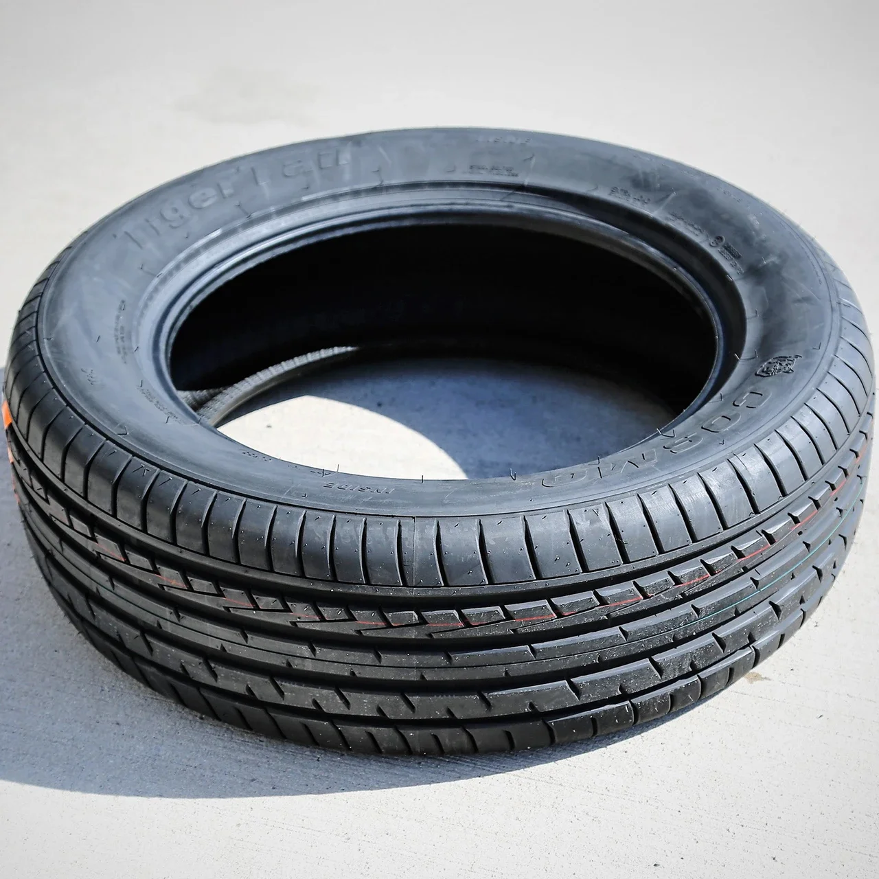 Cosmo TigerTail 215/60R17 100V XL