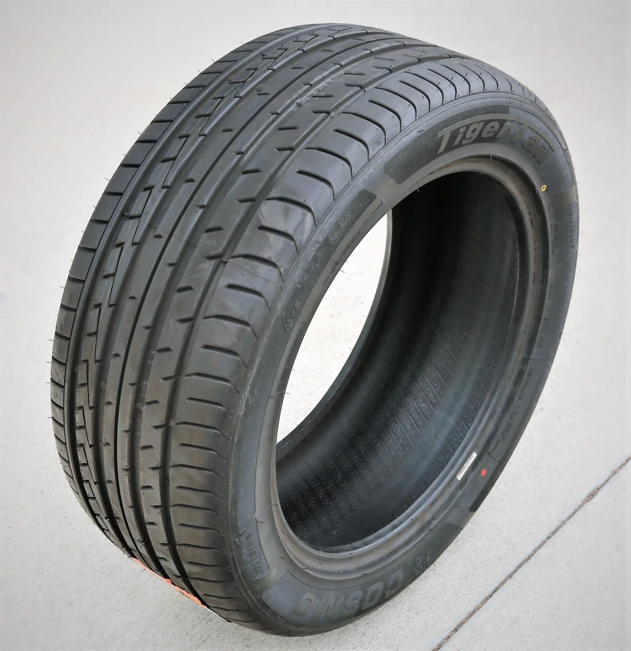Cosmo TigerTail 315/35R20 ZR 110W XL