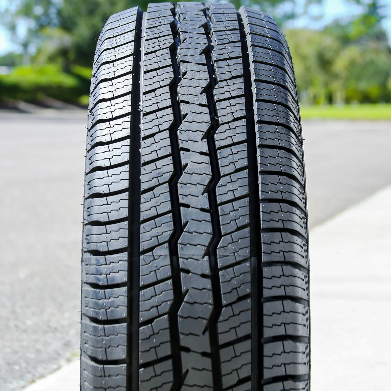 Crossmax CHTS-1 235/65R18 106H