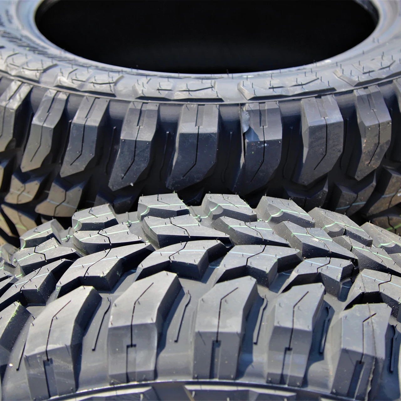 Crosswind M/T LT 305/55R20 121/118Q E (10 Ply)