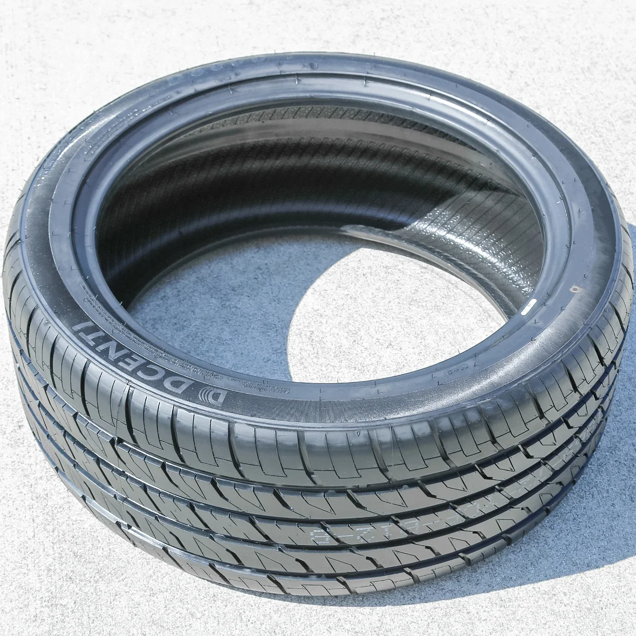 Dcenti D8000 245/35R20 ZR 95W XL
