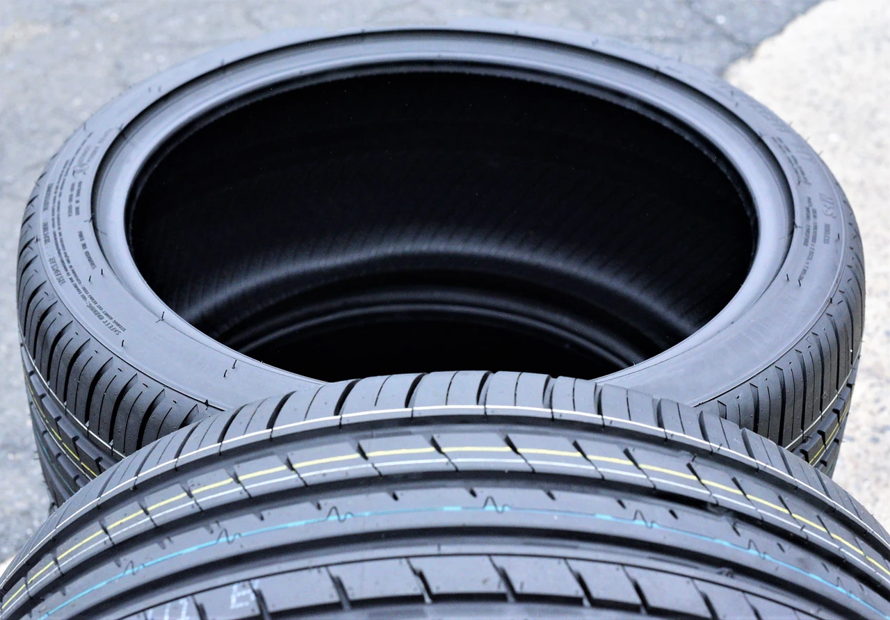 Deestone Expedite RA801E 255/30R19 ZR 91Y XL (DOT 2018)