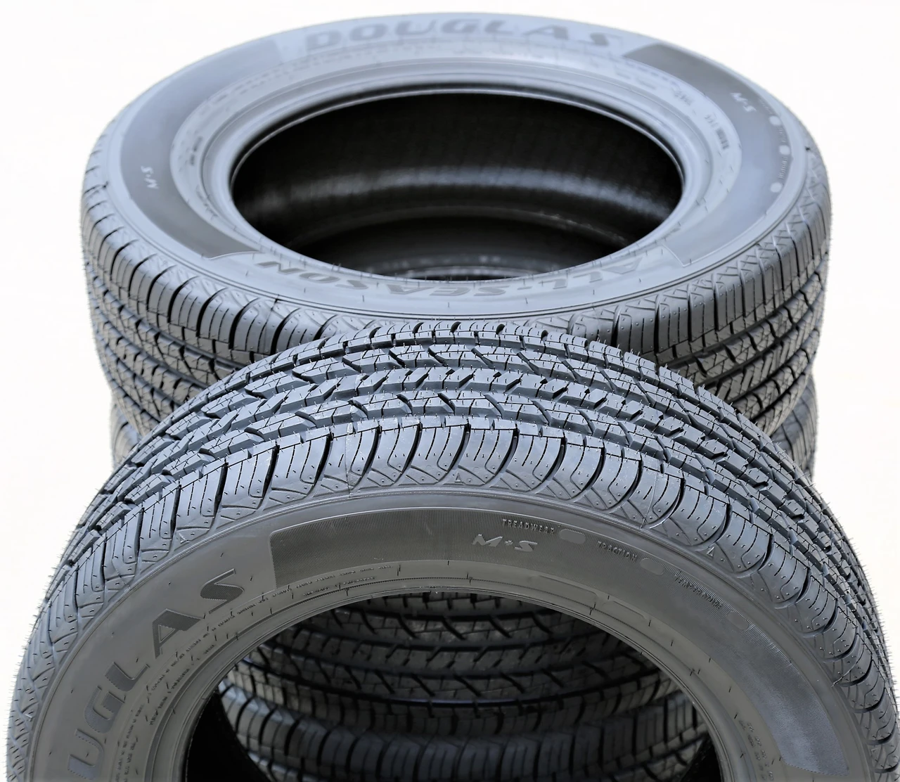 Douglas All-Season 215/60R15 94H