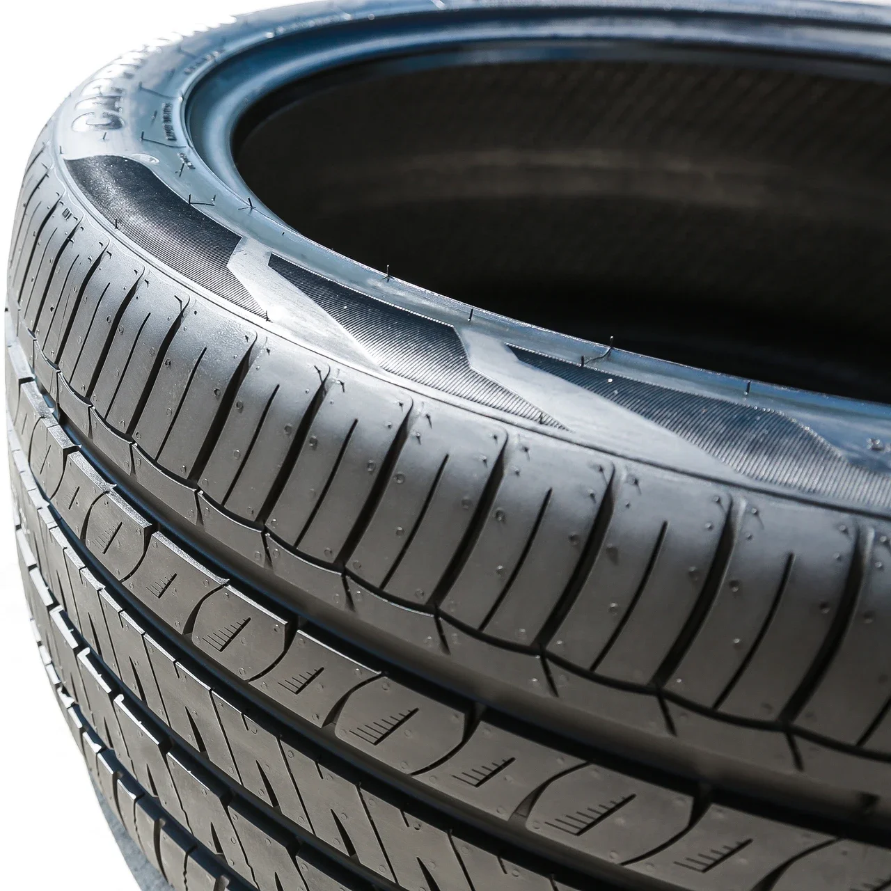 Evoluxx Capricorn UHP 265/40R22 106V XL