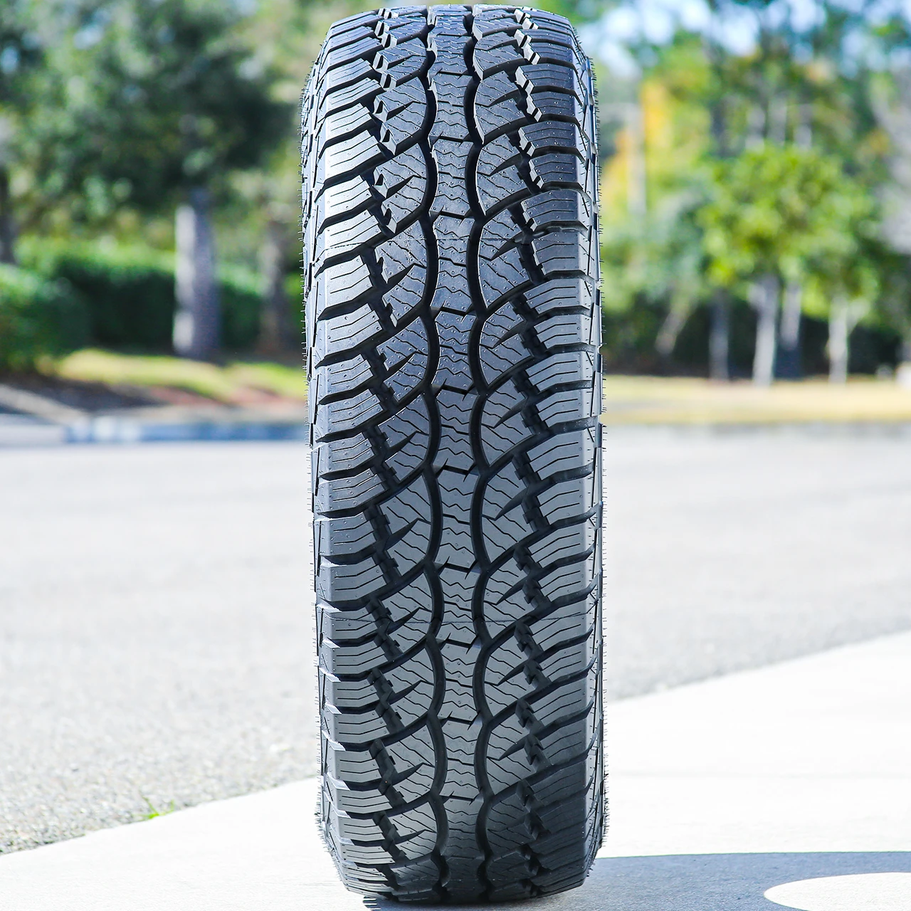 Evoluxx Rotator A/T LT 305/60R18 121/118R E (10 Ply) (OWL)