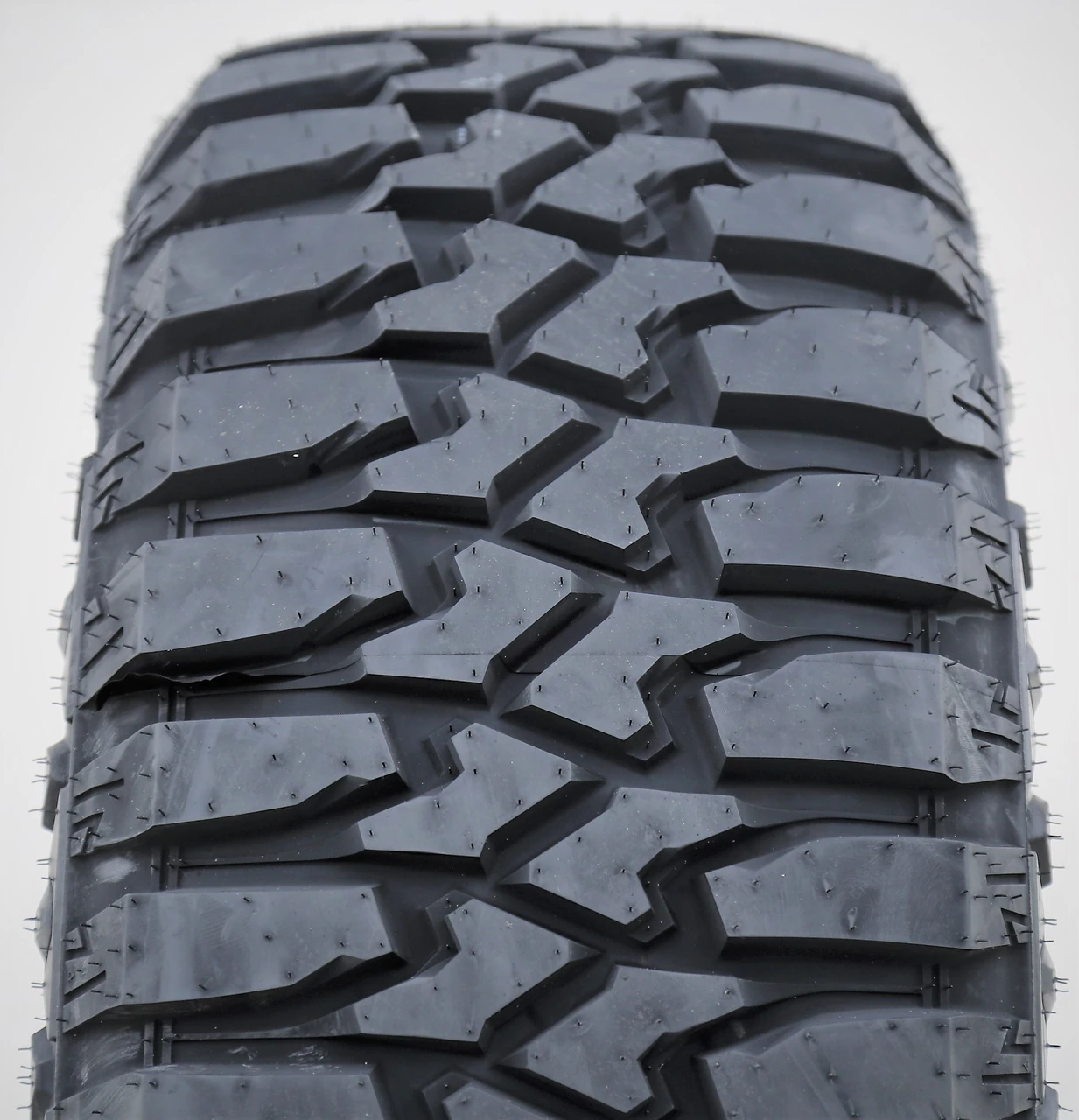 Evoluxx Rotator M/T LT 275/55R20 120/117Q E (10 Ply)