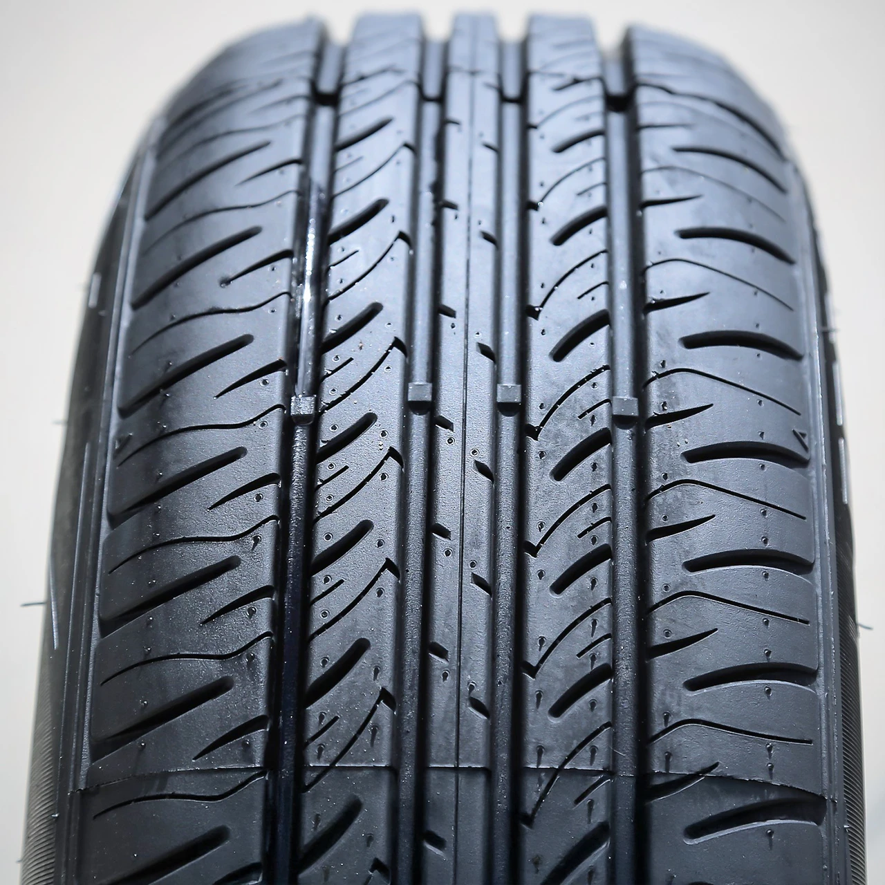 Farroad FRD16 165/65R15 81H