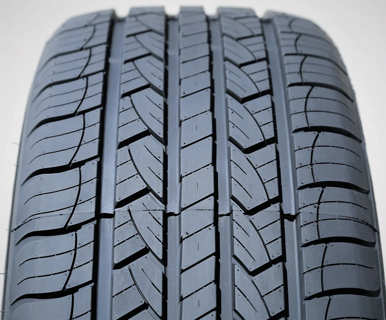 Farroad FRD66 265/65R18 114H