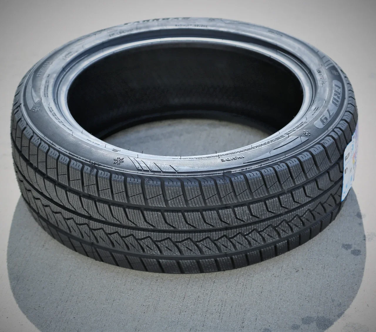 Farroad FRD79 175/65R14 82T