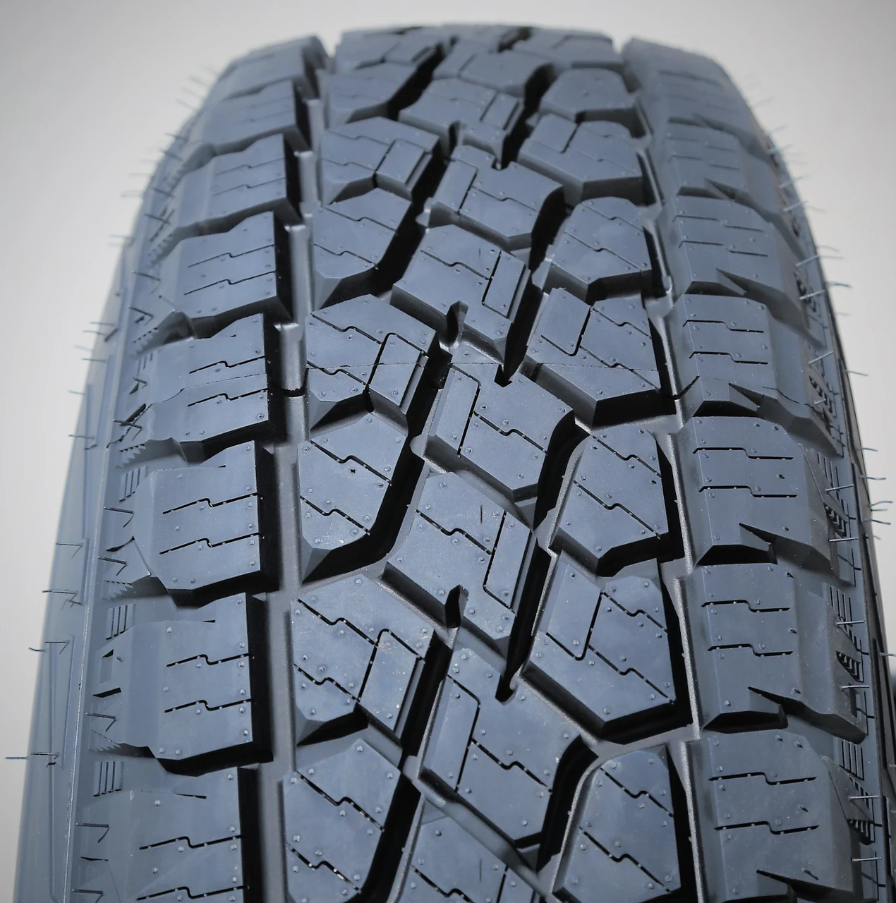 Farroad FRD86 235/60R18 107H XL