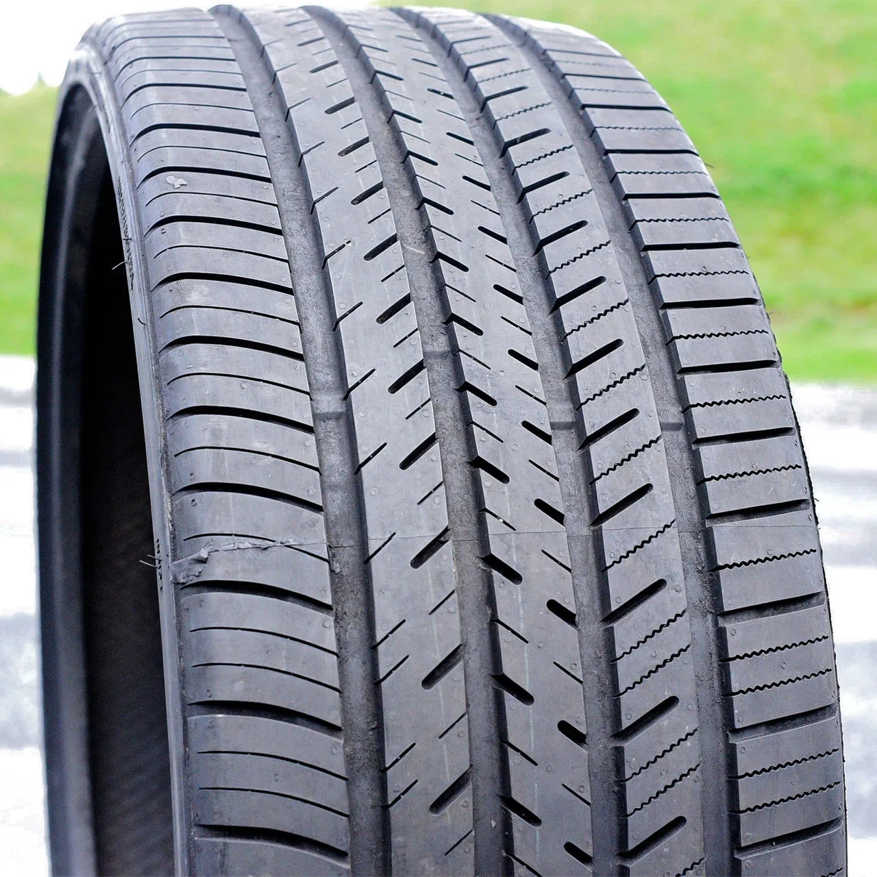 Force UHP 275/25R30 101W AS A/S All Season (BLEM) Tire