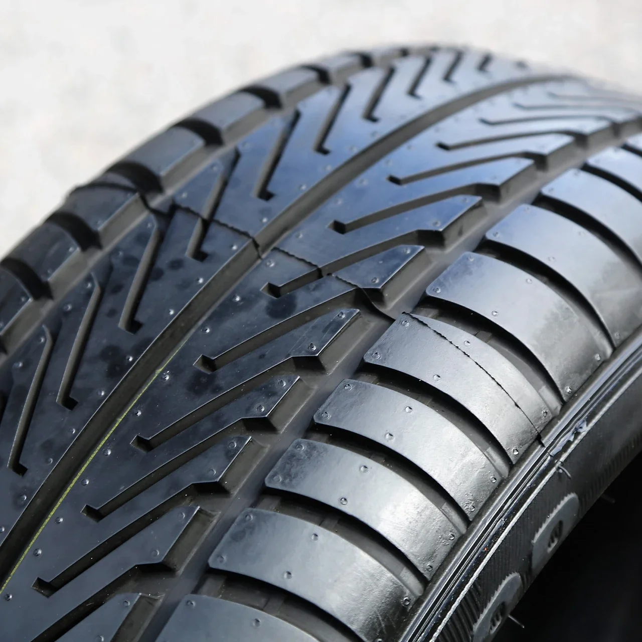 Forceum D800 185/55R15 86V XL