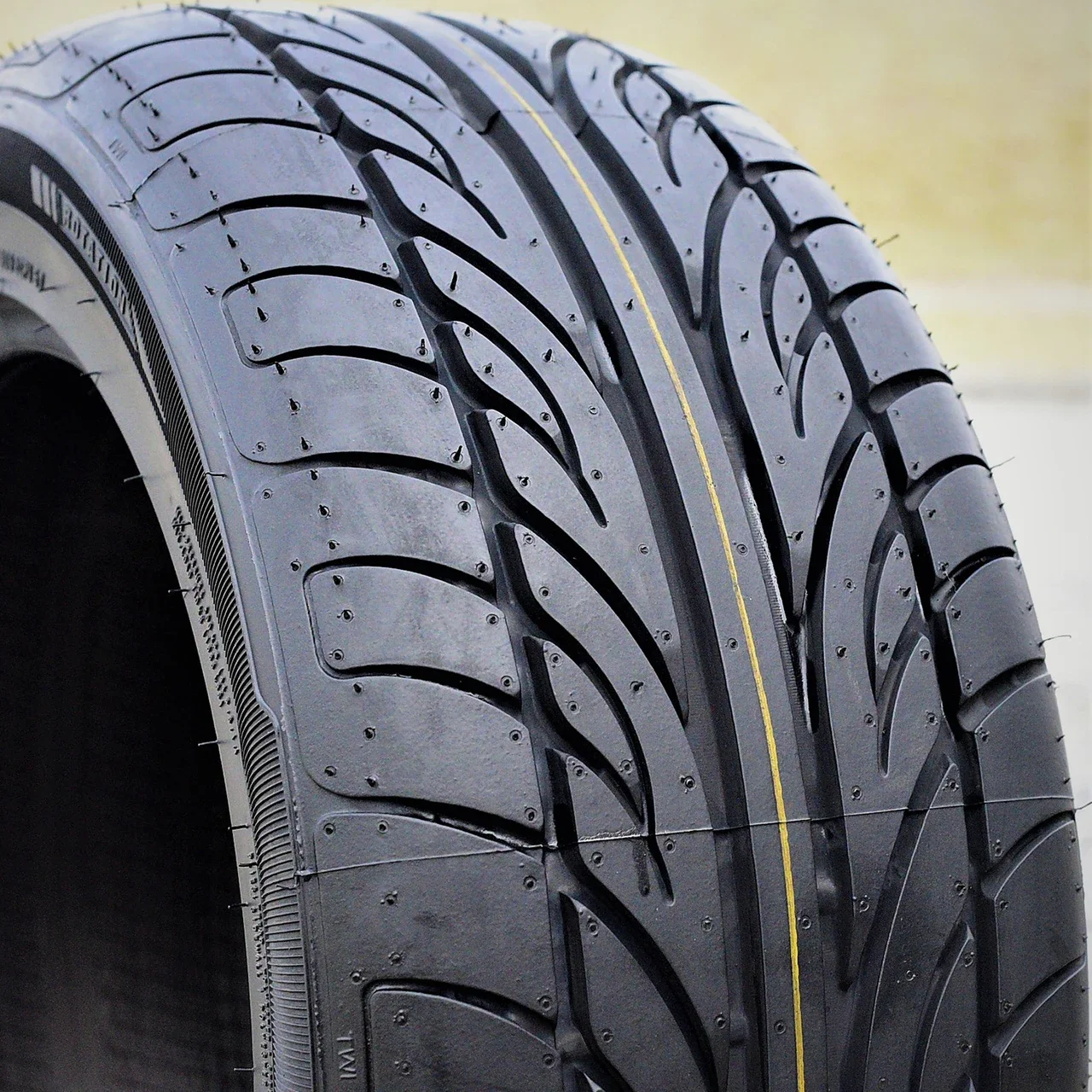 Forceum Hena 205/50R15 ZR 89W XL