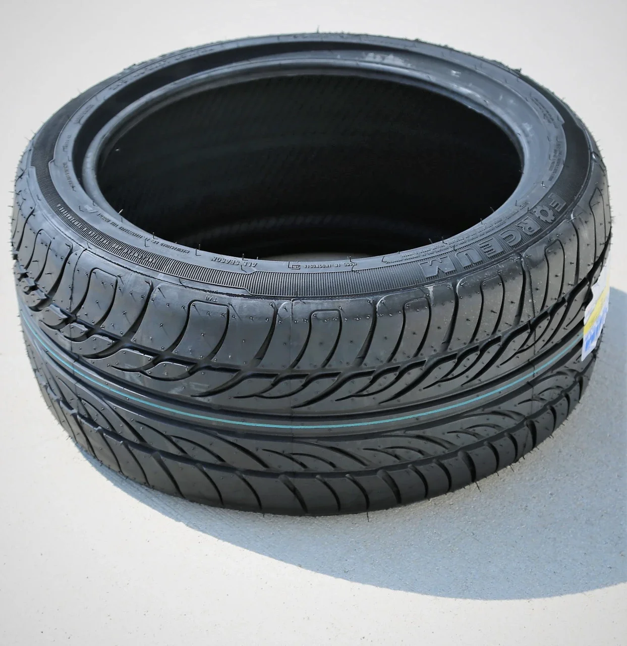 Forceum Hena 245/40R17 ZR 95W XL