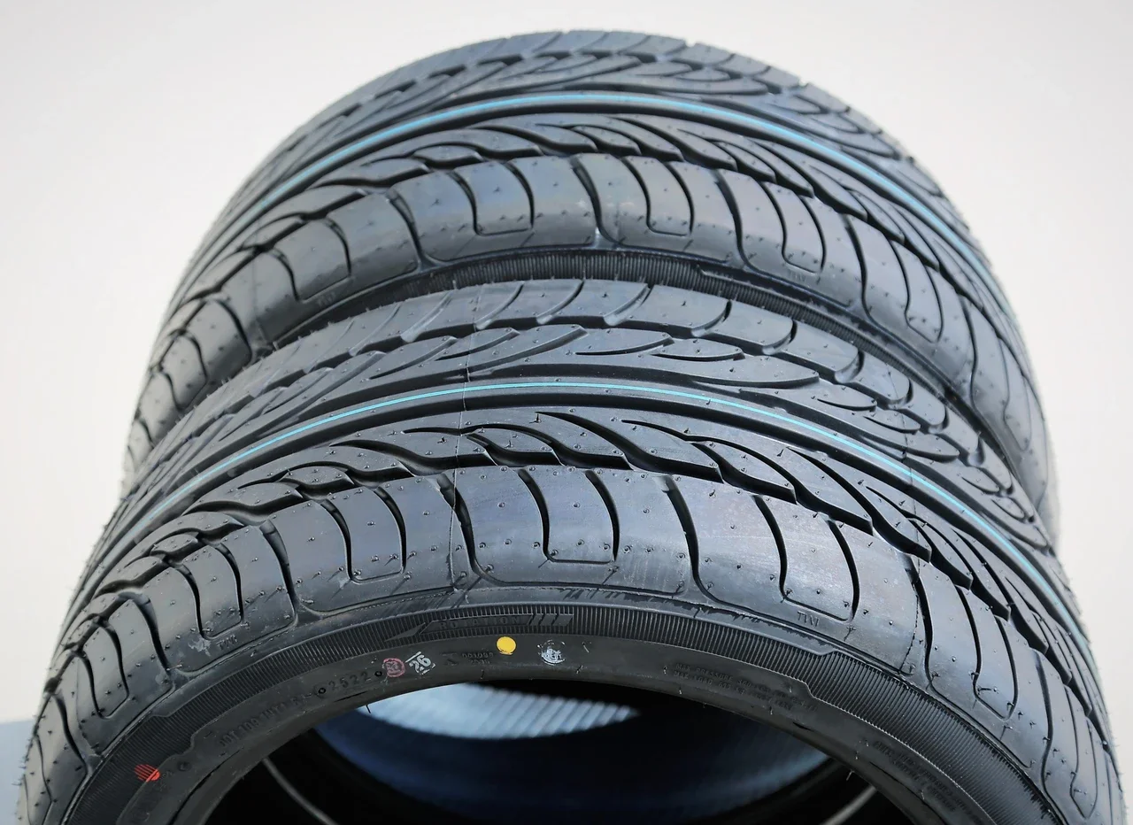 Forceum Hena 245/40R17 ZR 95W XL