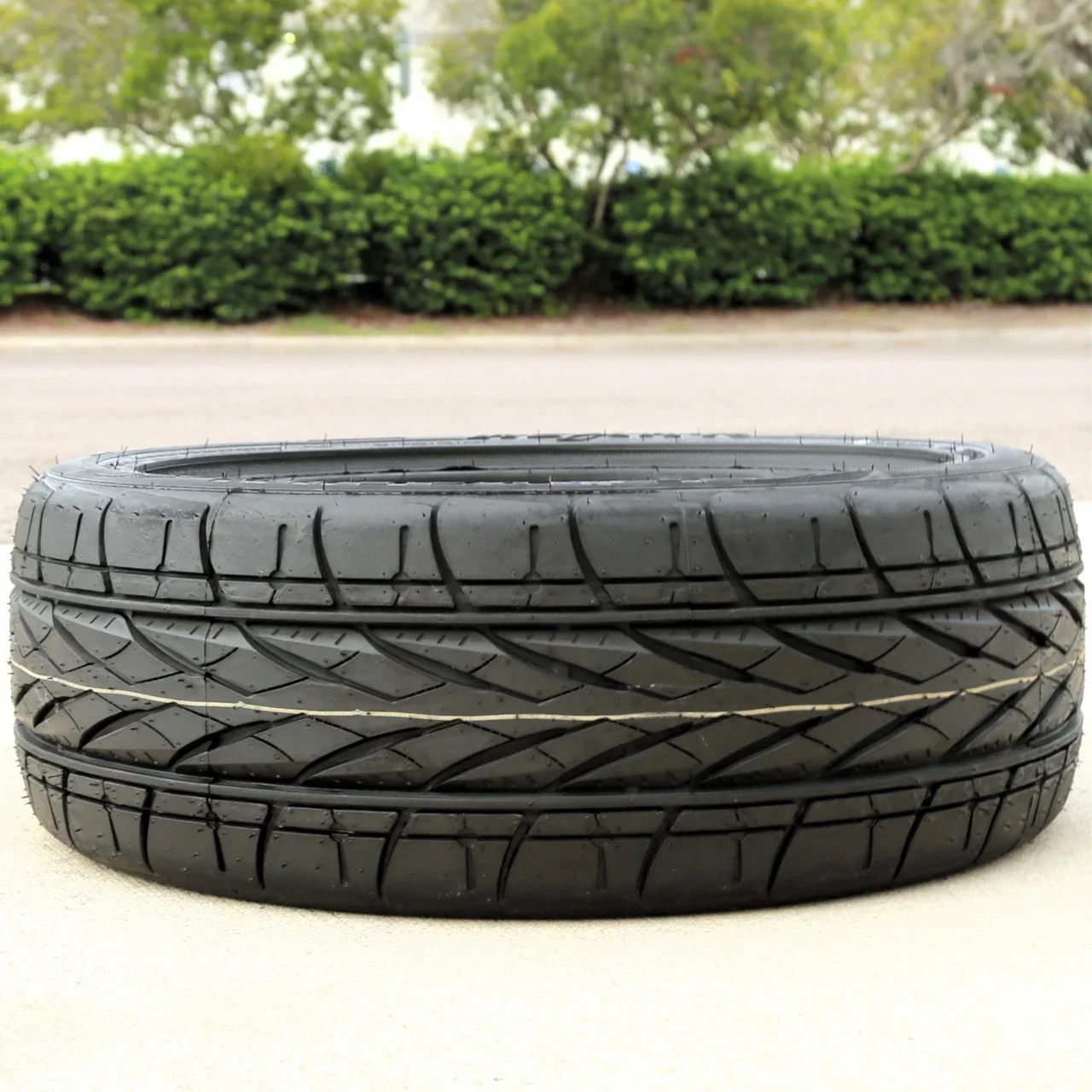 Forceum Hexa-R 235/30R20 ZR 88Y XL