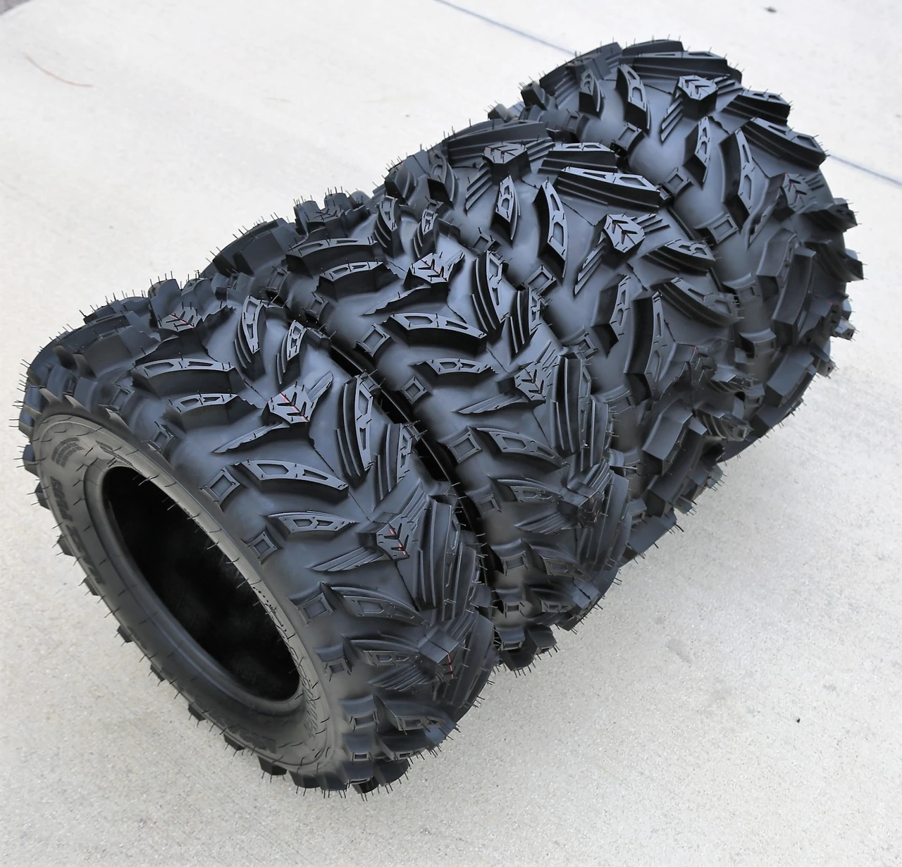 Forerunner Maxx Plus 24X10.00-11 48F 6 Ply
