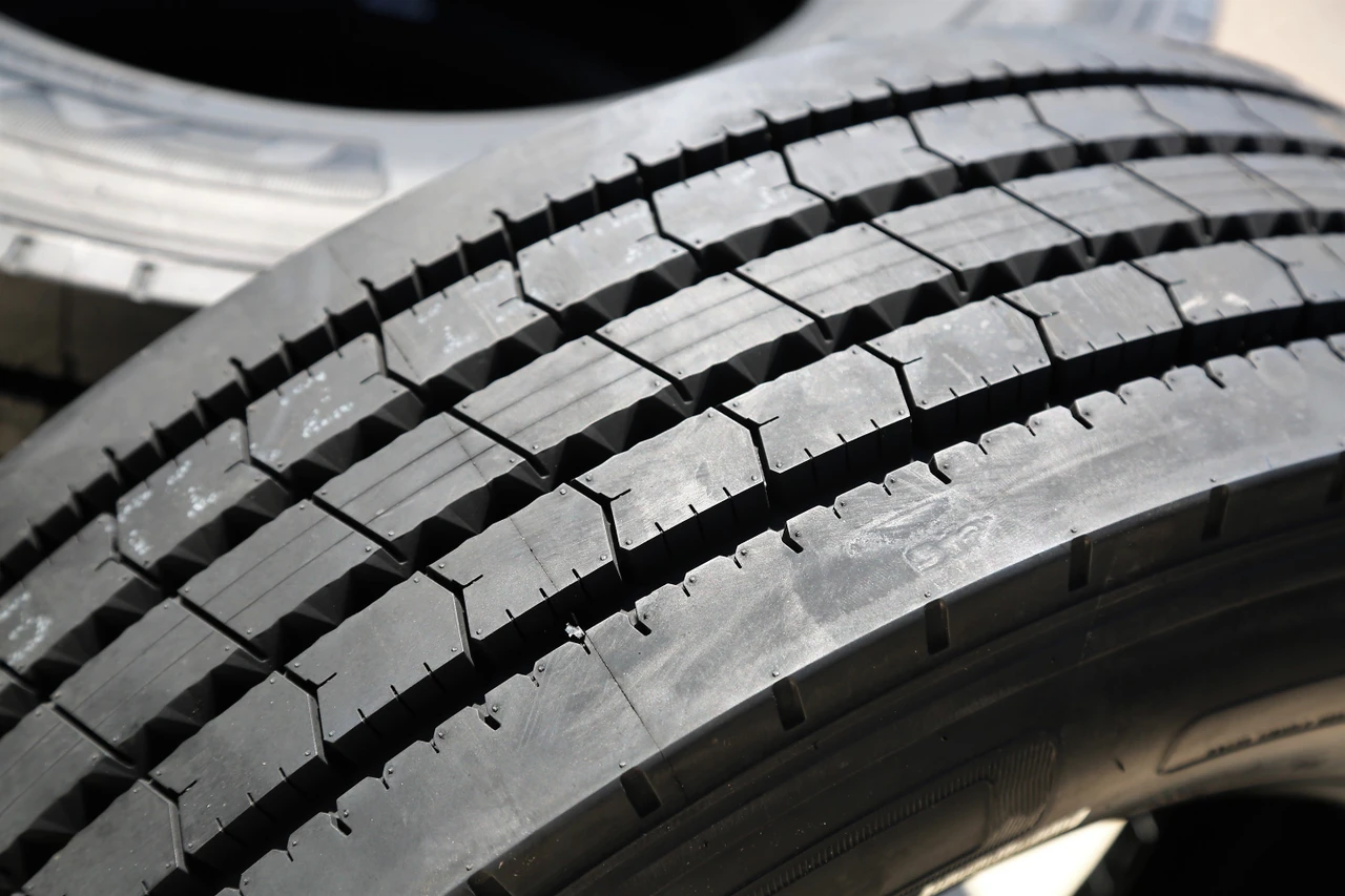 Fortune FAR602 255/70R22.5 140/137M H (16 Ply)