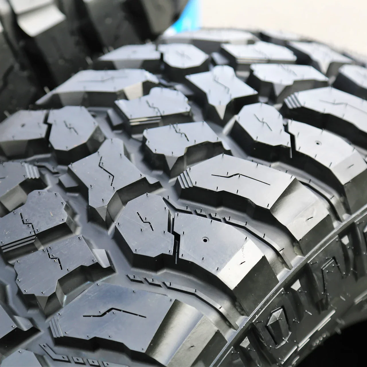 Fortune Tormenta M/T FSR310 LT 275/65R18 123/120Q E (10 Ply)
