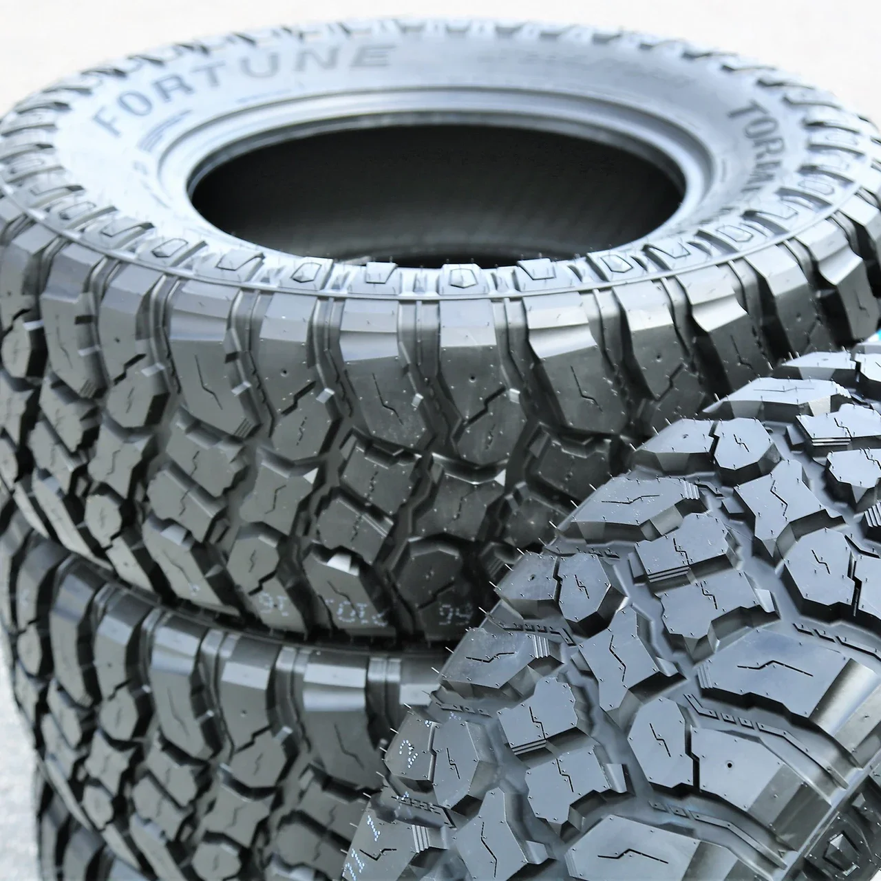 Fortune Tormenta M/T FSR310 LT 35X12.50R20 121Q E (10 Ply)