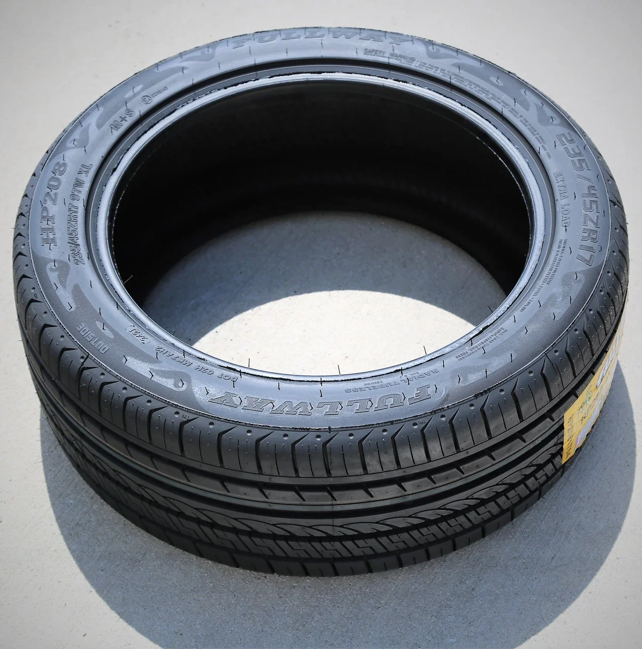 Fullway HP208 235/45R17 ZR 97W XL