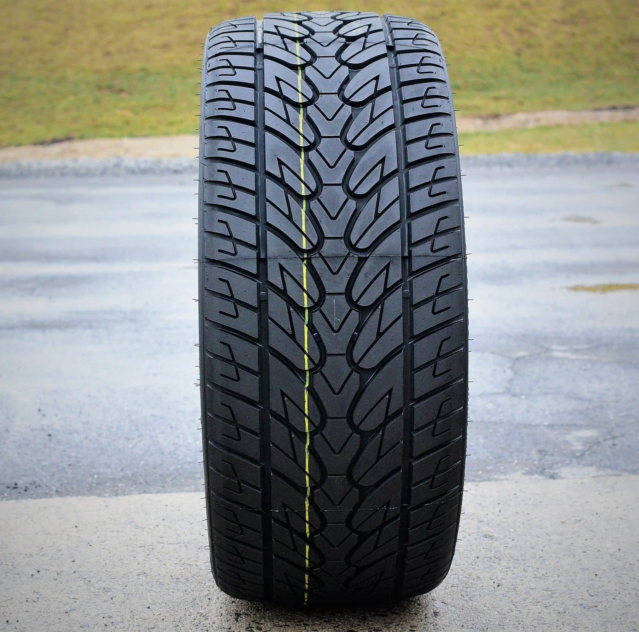 Fullway HS266 255/30R30 104V XL