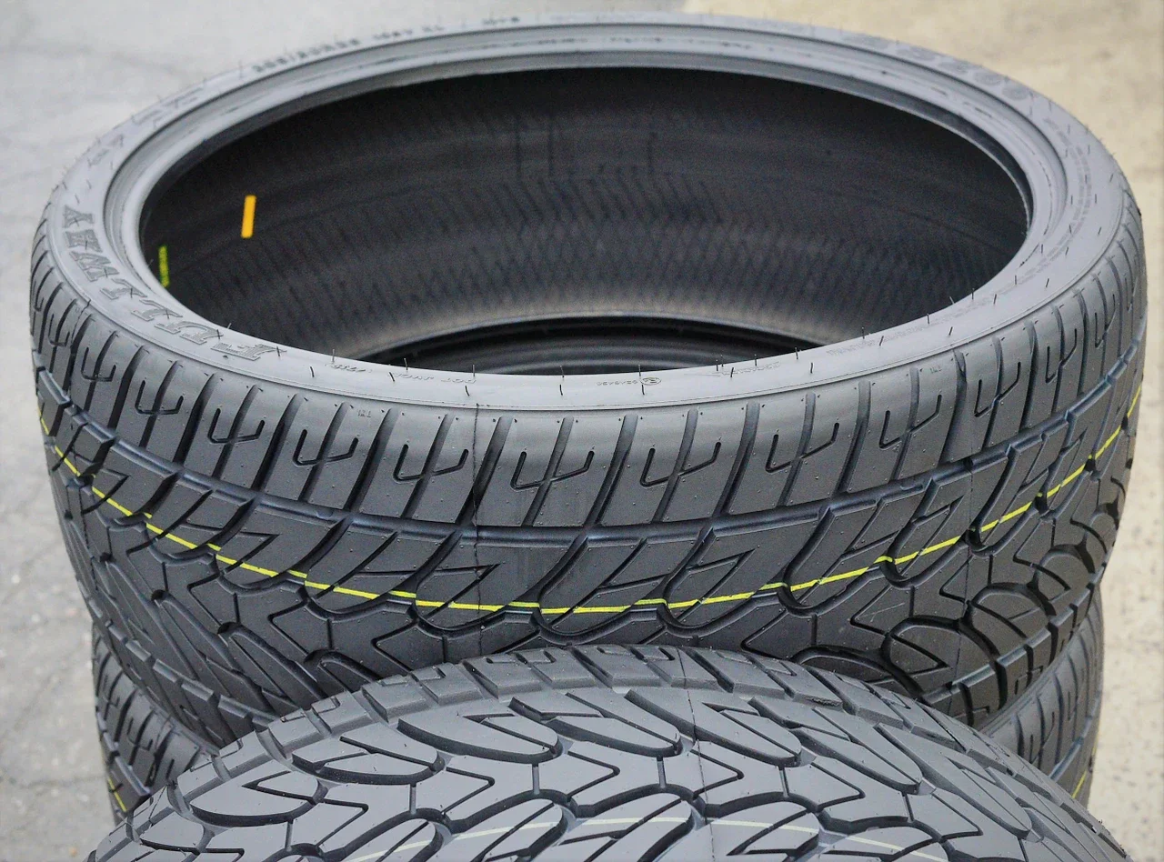 Fullway HS266 295/35R24 110V XL
