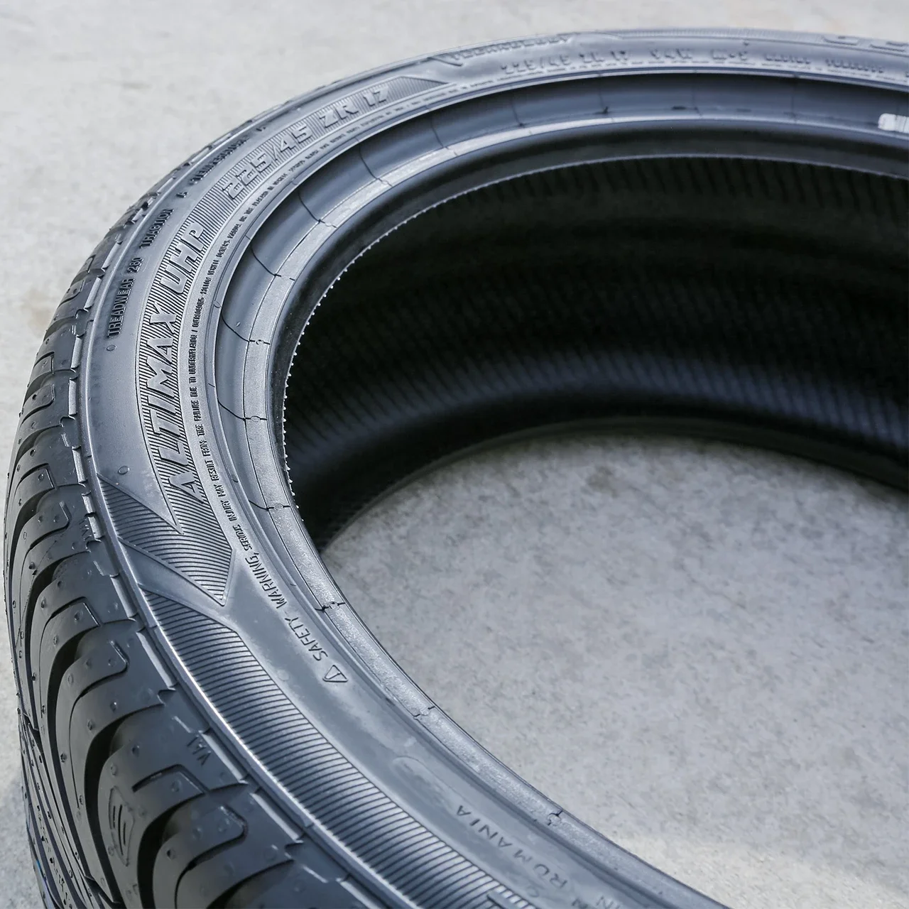 General Altimax UHP 225/45R17 ZR 94W XL (DOT 2017)