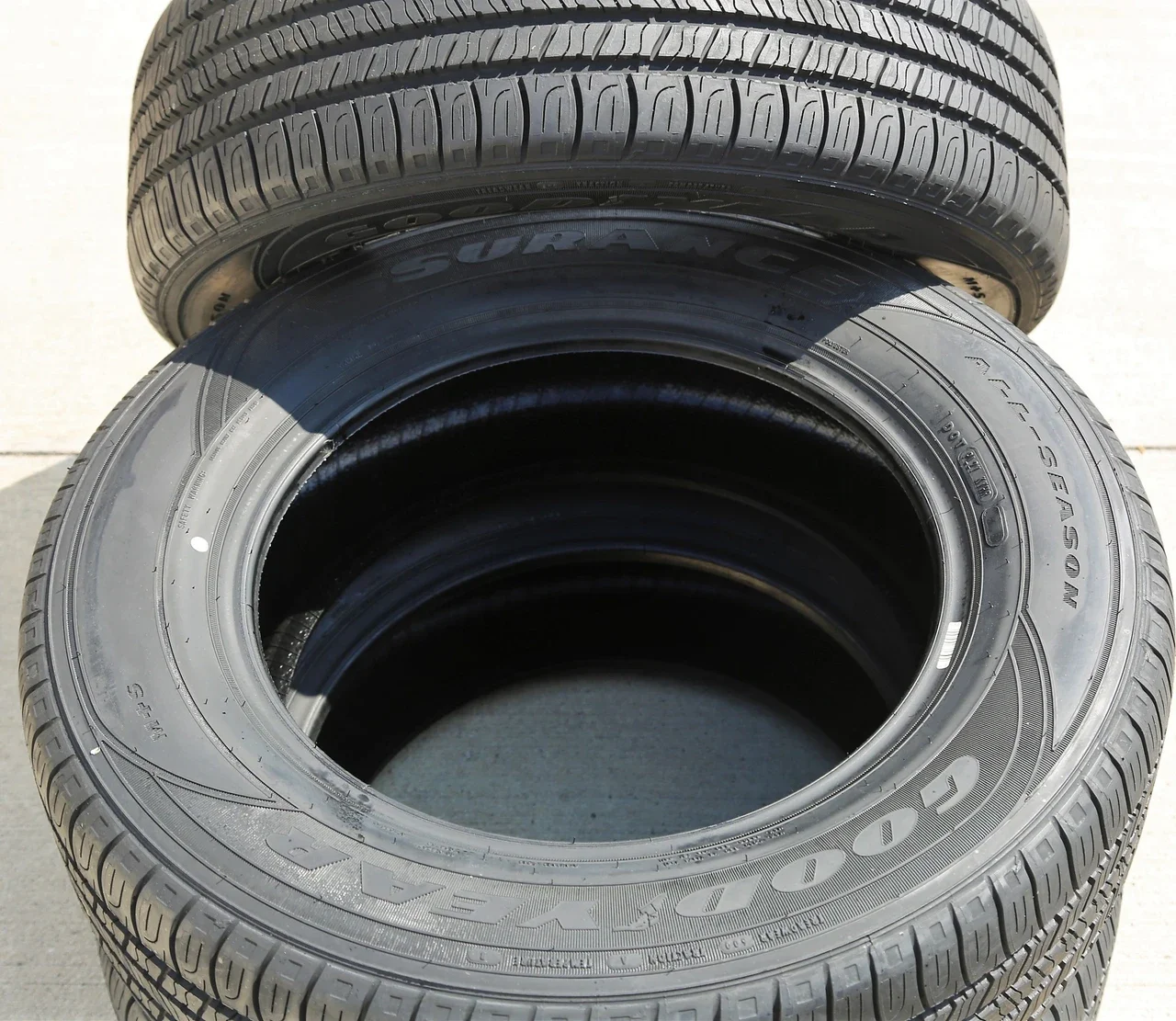 Goodyear Assurance All-Season 225/45R17 91V