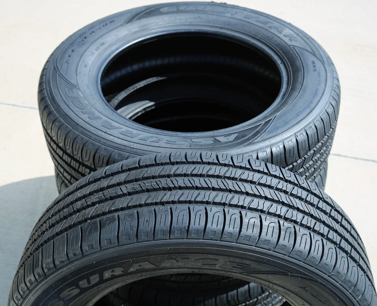Goodyear Assurance All-Season 225/45R17 91V