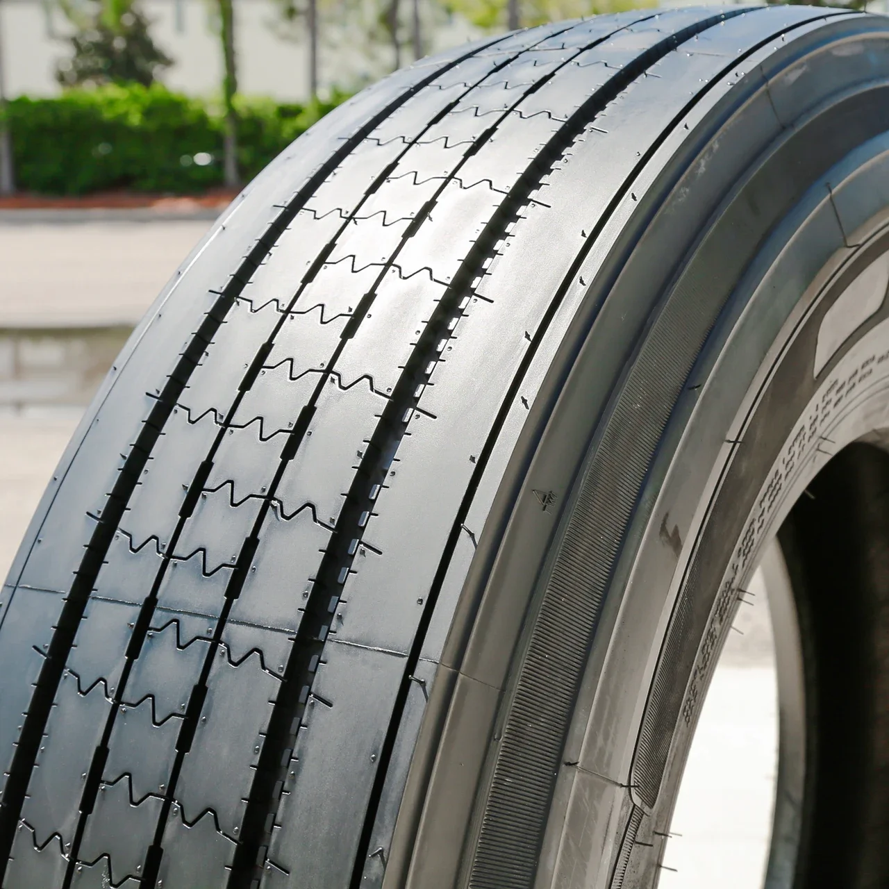 Green Max GTH100 11R22.5 144/142L G (14 Ply)