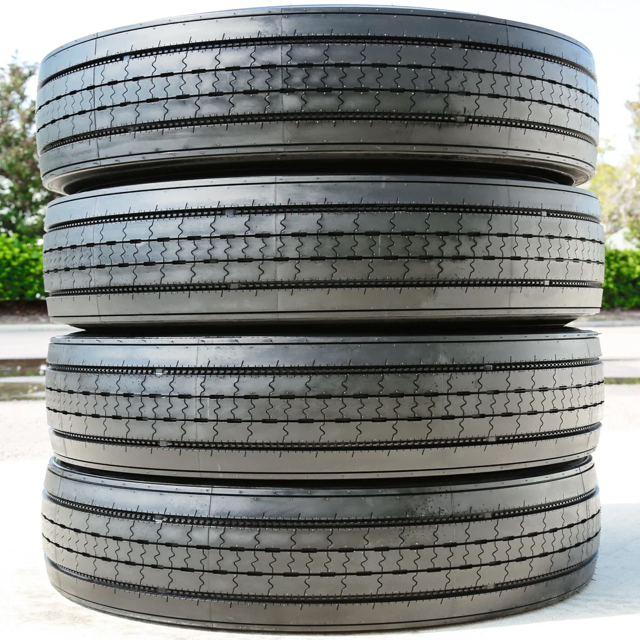 Green Max GTH100 11R22.5 144/142L G (14 Ply)