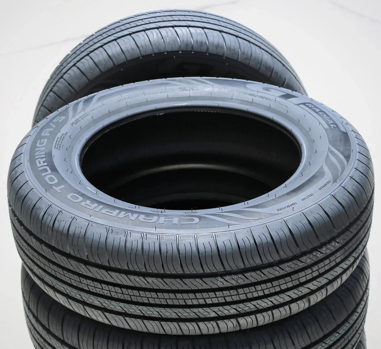 GT Radial Champiro Touring A/S 215/60R17 96H