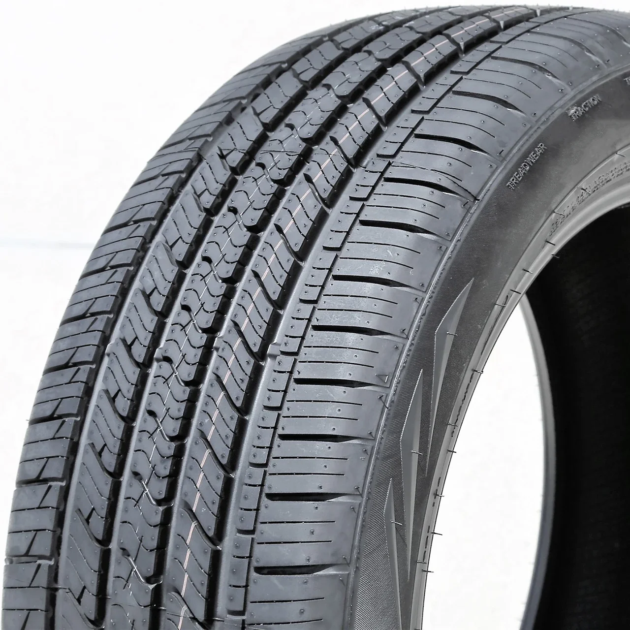 GT Radial Maxtour LX 235/50R17 96V