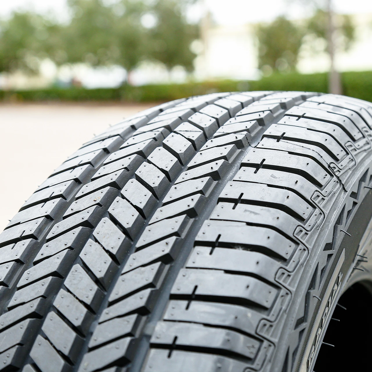 GT Radial Savero HT-S 235/55R18 100H
