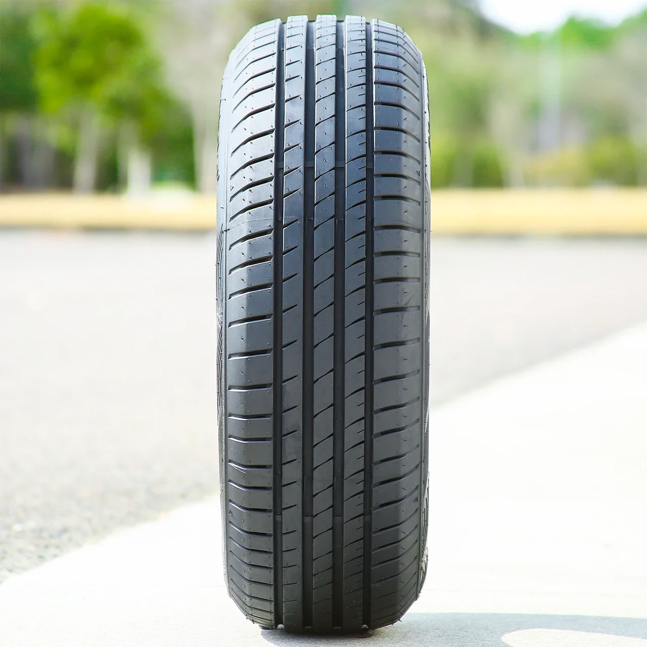 Haida Ex-Comfort 225/40R18 ZR 92W