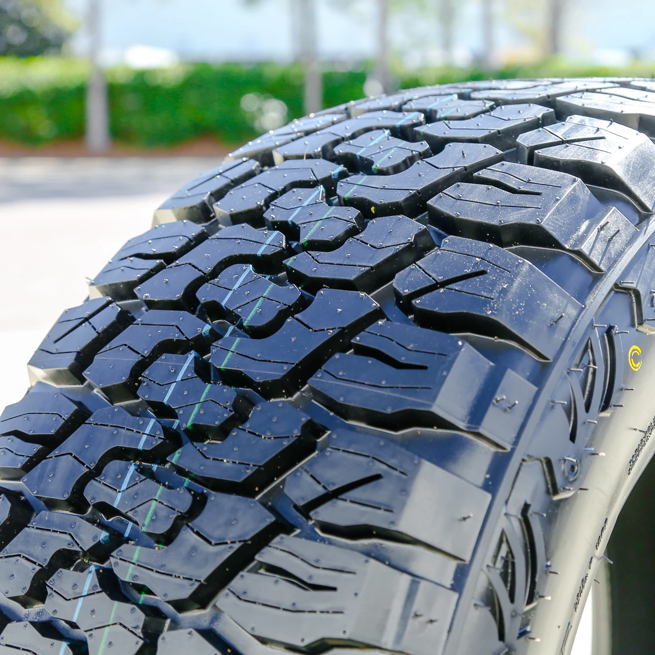 Haida HD877 X/T LT 265/65R17 120/117Q E (10 Ply)
