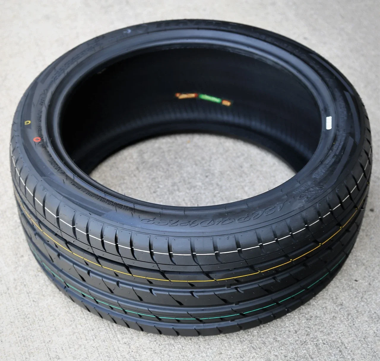 Haida HD927SP 245/40R17 ZR 95W