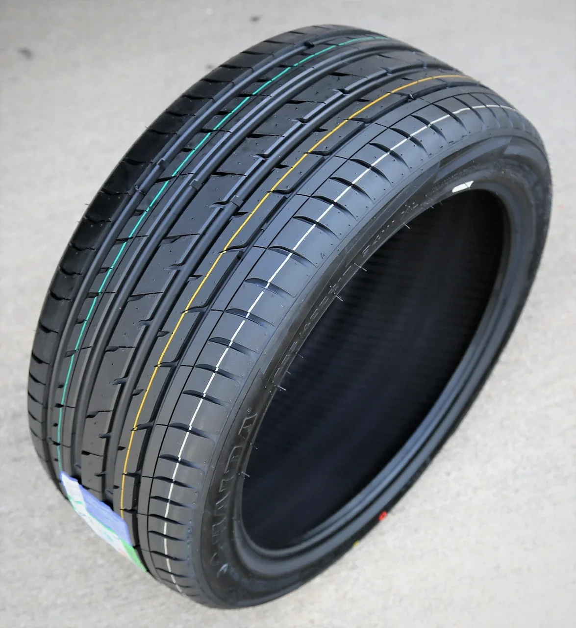 Haida HD927SP 245/40R17 ZR 95W