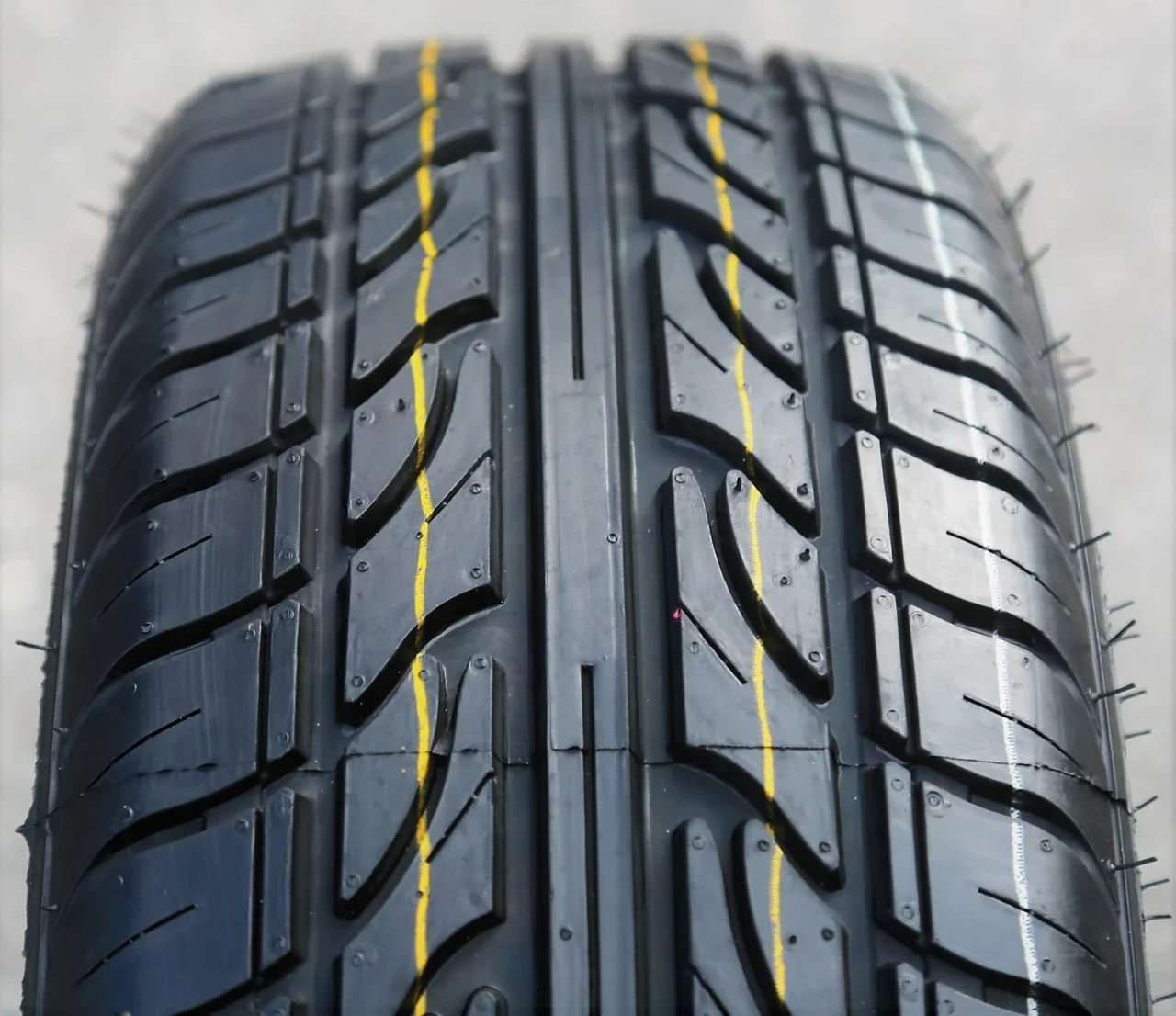 Haida Racing HD921 185/55R14 80V