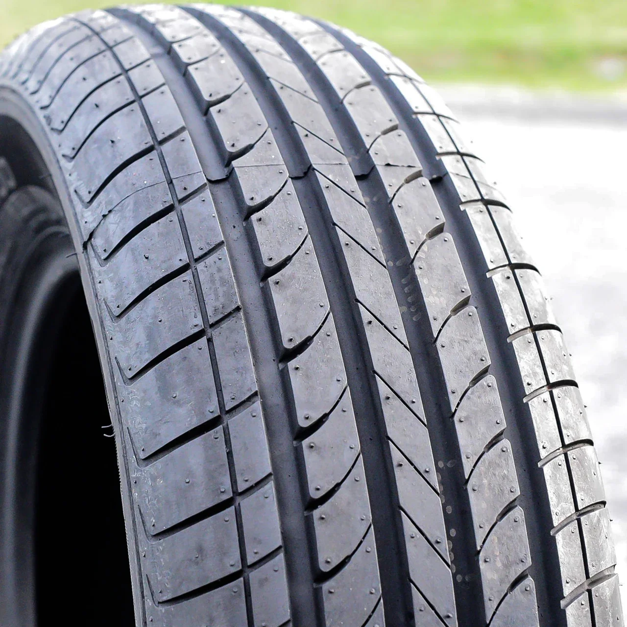 HP100 235/65R18 106H AS A/S All Season (BLEM) Tire