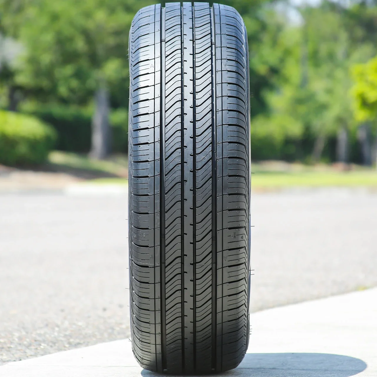 JK Tyre Elanzo Touring 215/60R17 95H