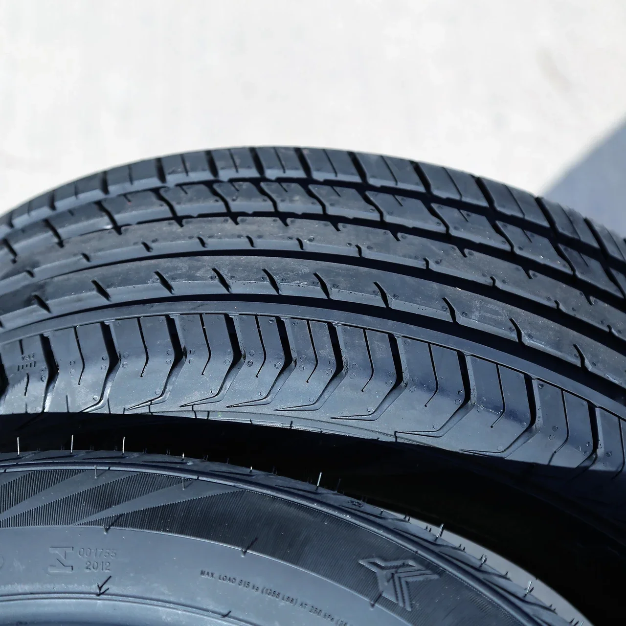 JK Tyre UX1 225/60R18 104H