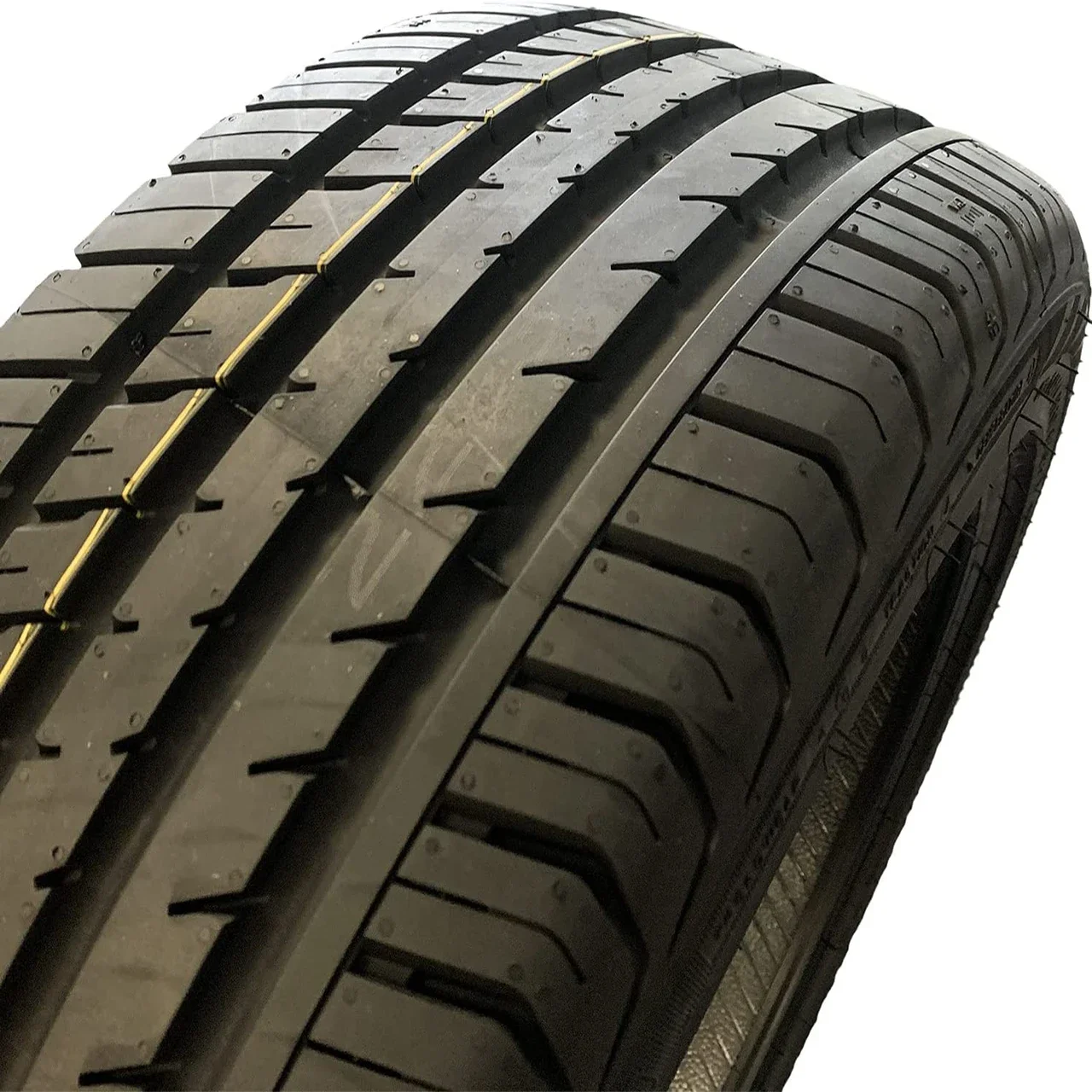 JK Tyre UX1 225/60R18 104H