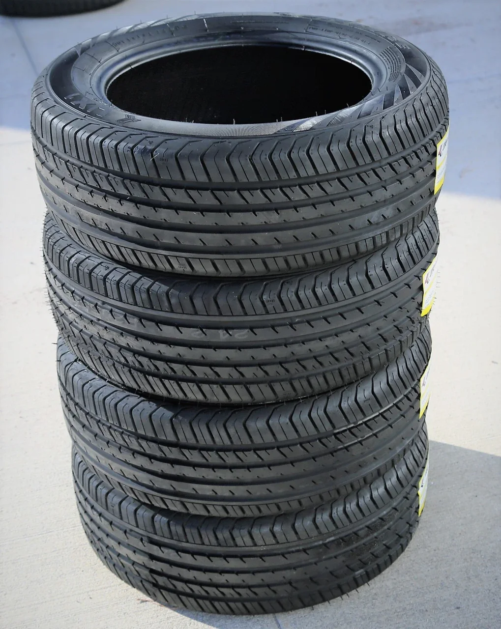 JK Tyre UX1 225/60R18 104H