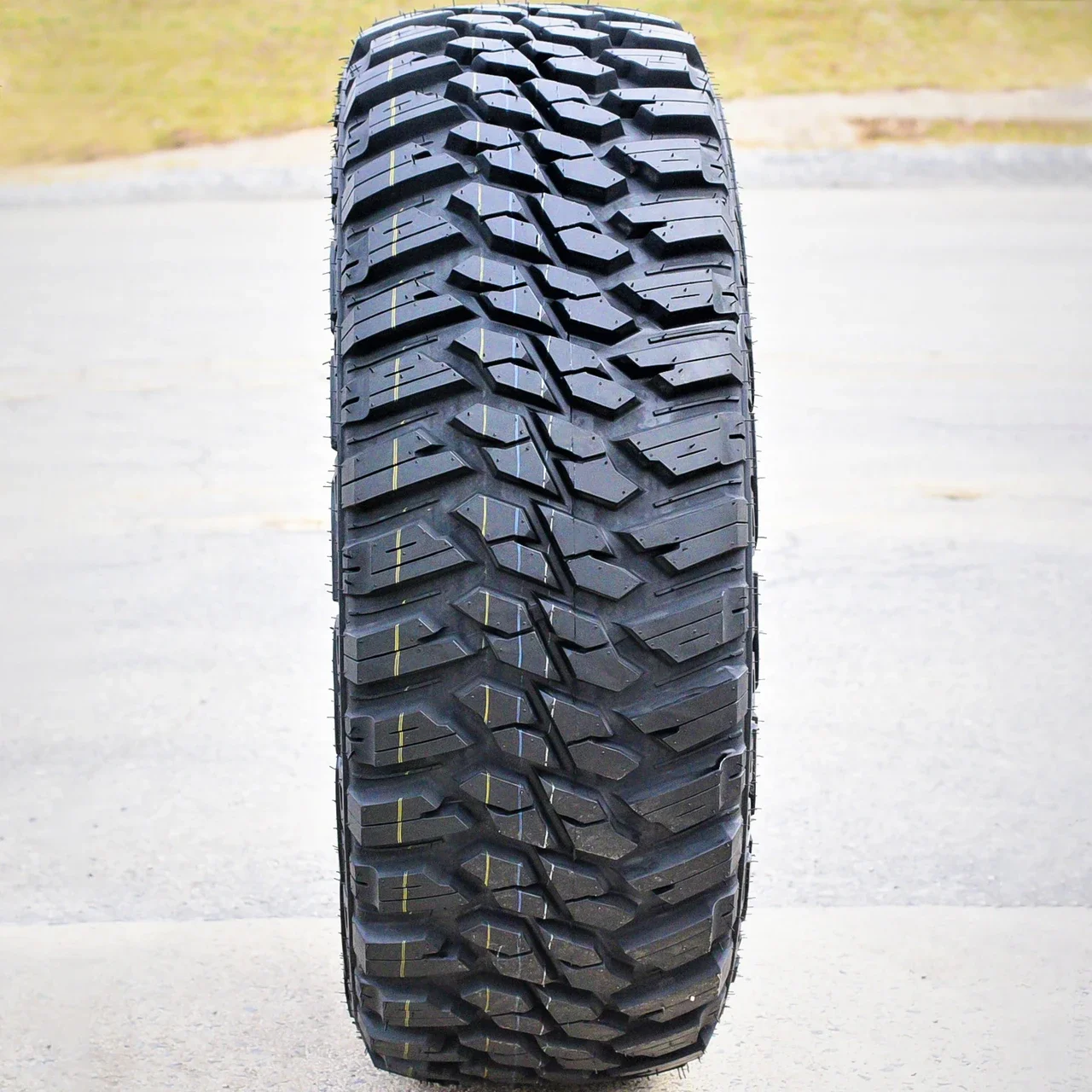 Kanati Mud Hog M/T LT 275/65R20 126/123Q E (10 Ply)
