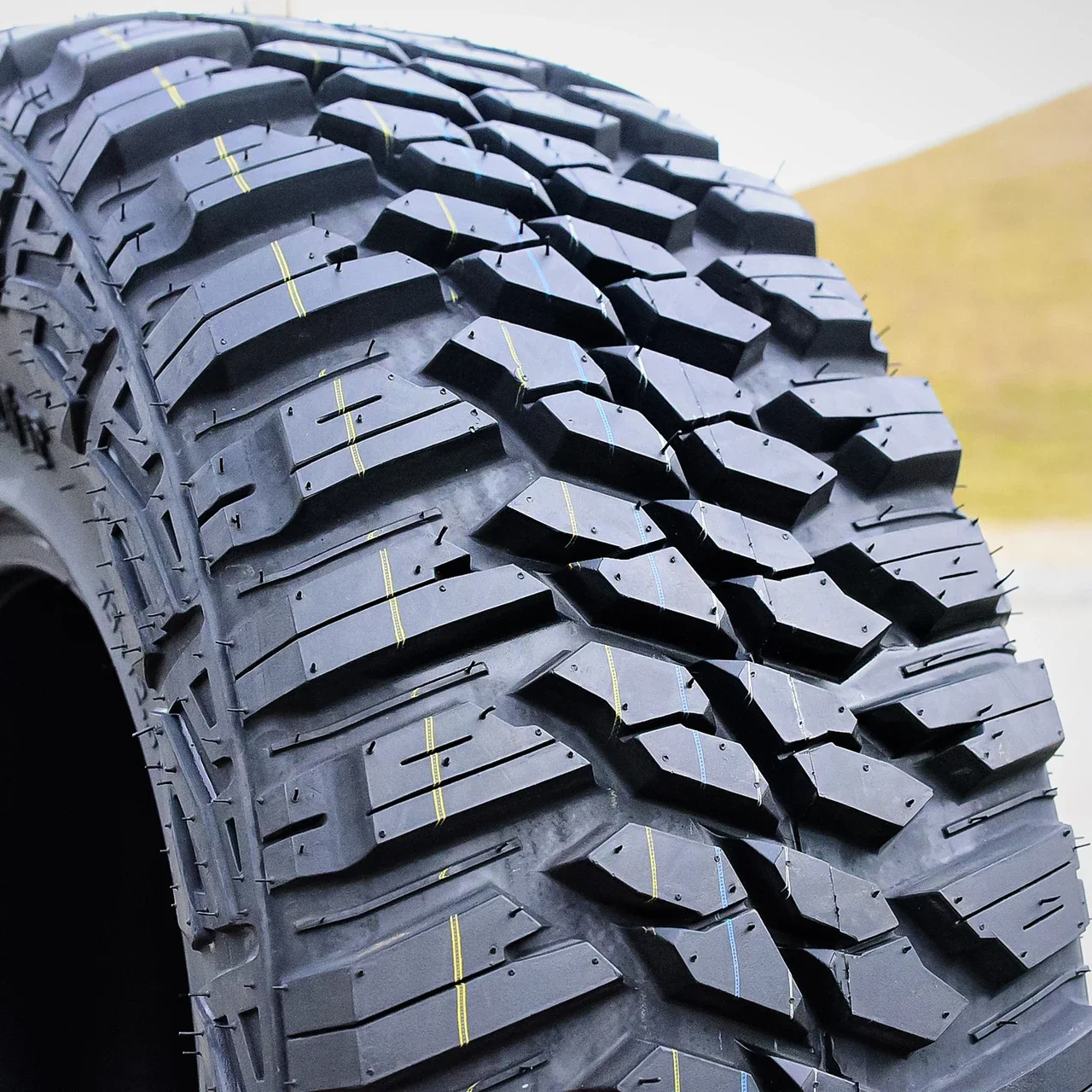 Kanati Mud Hog M/T LT 305/70R17 121/118Q E (10 Ply)